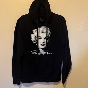 Marilyn Monroe Black Hoodie with Iconic Print
